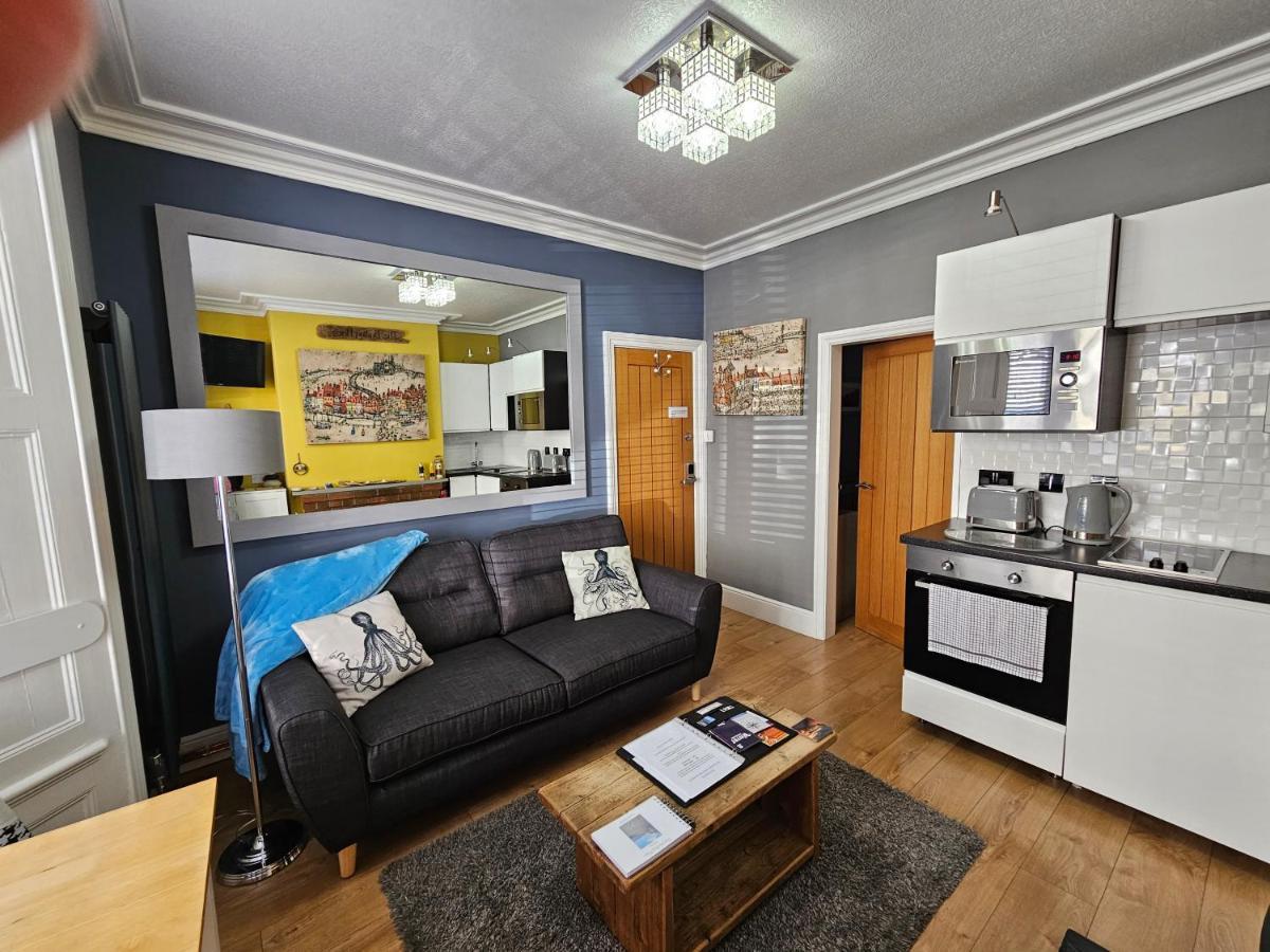 The Hyding Place On George Street Whitby Bagian luar foto